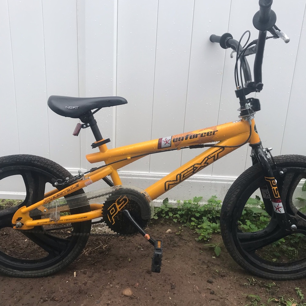 NEXT Bike, black mags, gyro, cool yellow